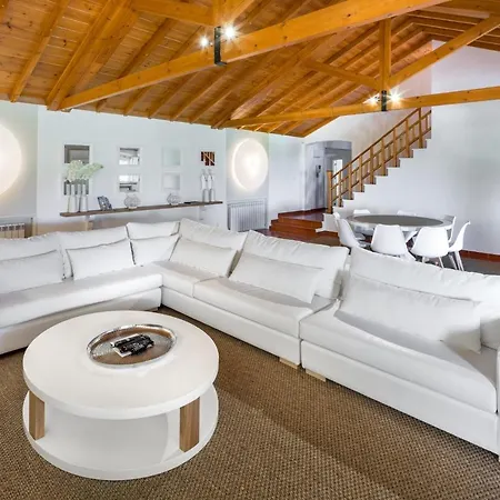 Sleeps 8 Pool Air Con Wifi Vila