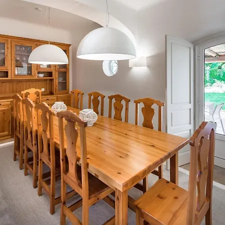 Sleeps 8 Pool Air Con Wifi Вилла *
