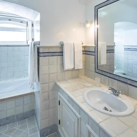 Sleeps 8 Pool Air Con Wifi Vila *