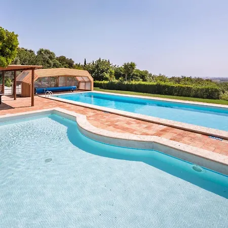 Sleeps 8 Pool Air Con Wifi *