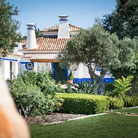 Sleeps 8 Pool Air Con Wifi Villa