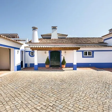Sleeps 8 Pool Air Con Wifi * Malhadais