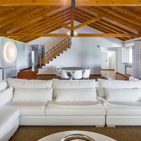 Sleeps 8 Pool Air Con Wifi *
