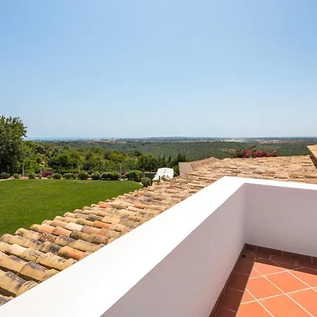 Sleeps 8 Pool Air Con Wifi *